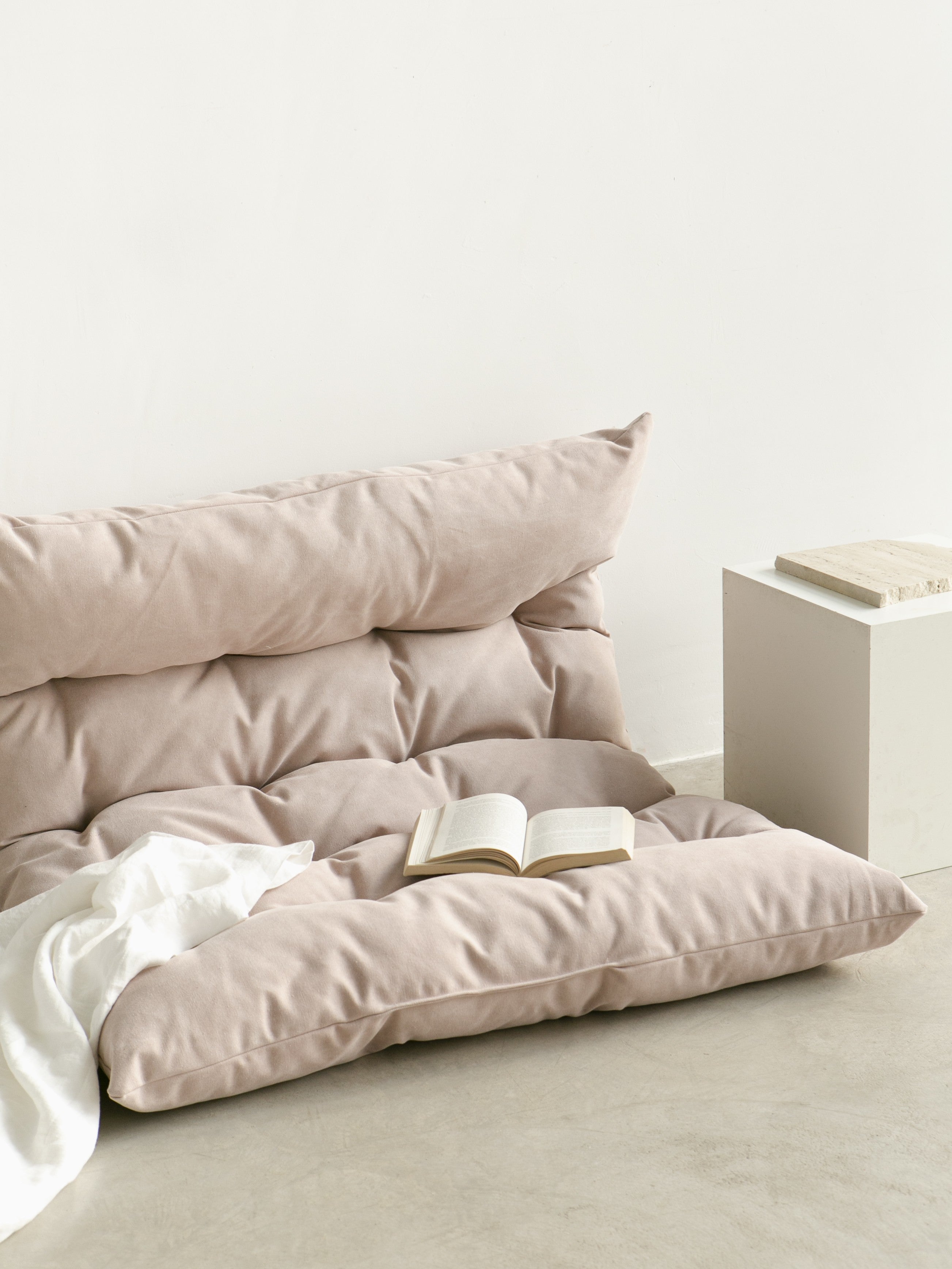 Colchón Futon de suelo rosa