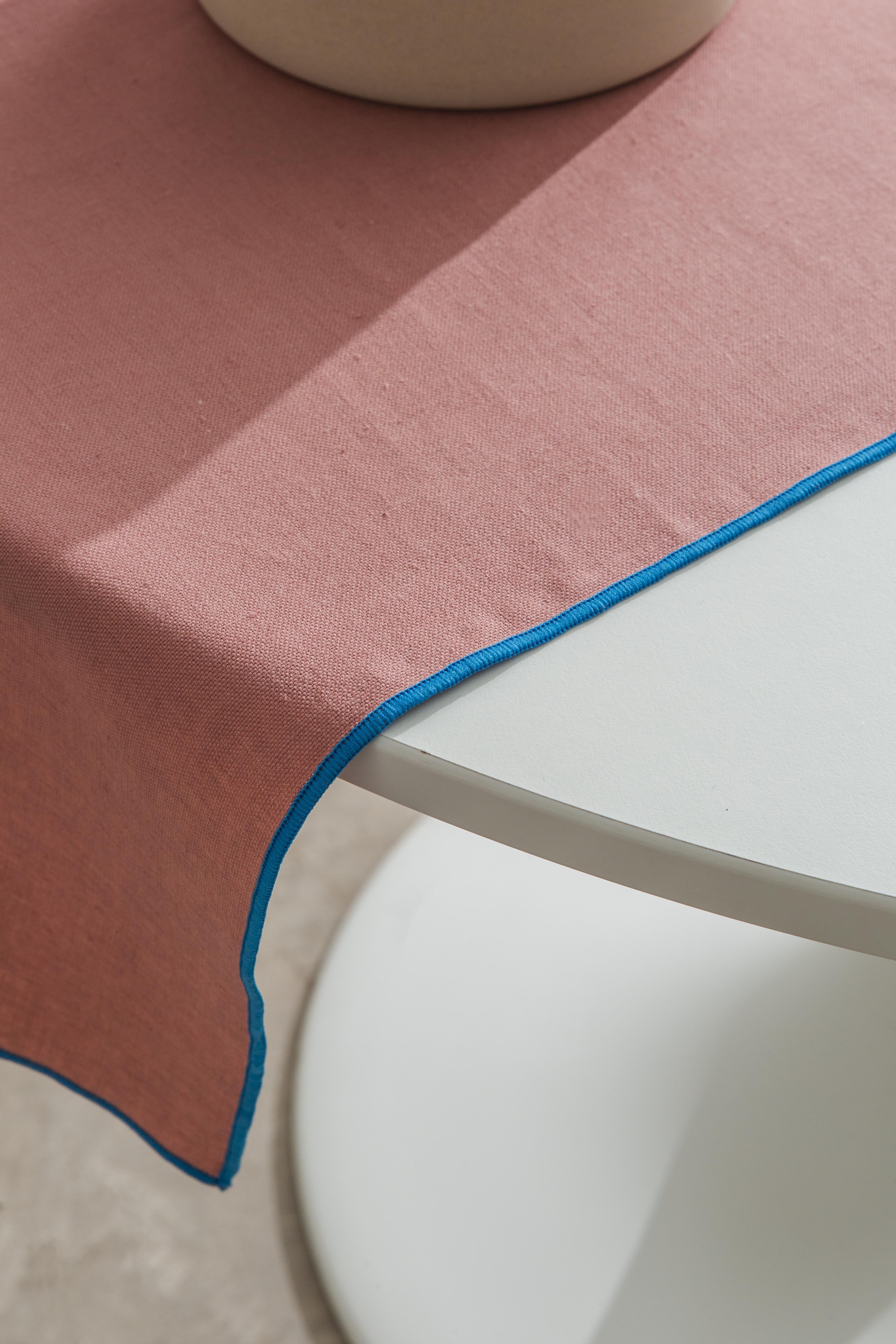 Set 2 caminos de mesa Contrast Edge Pink