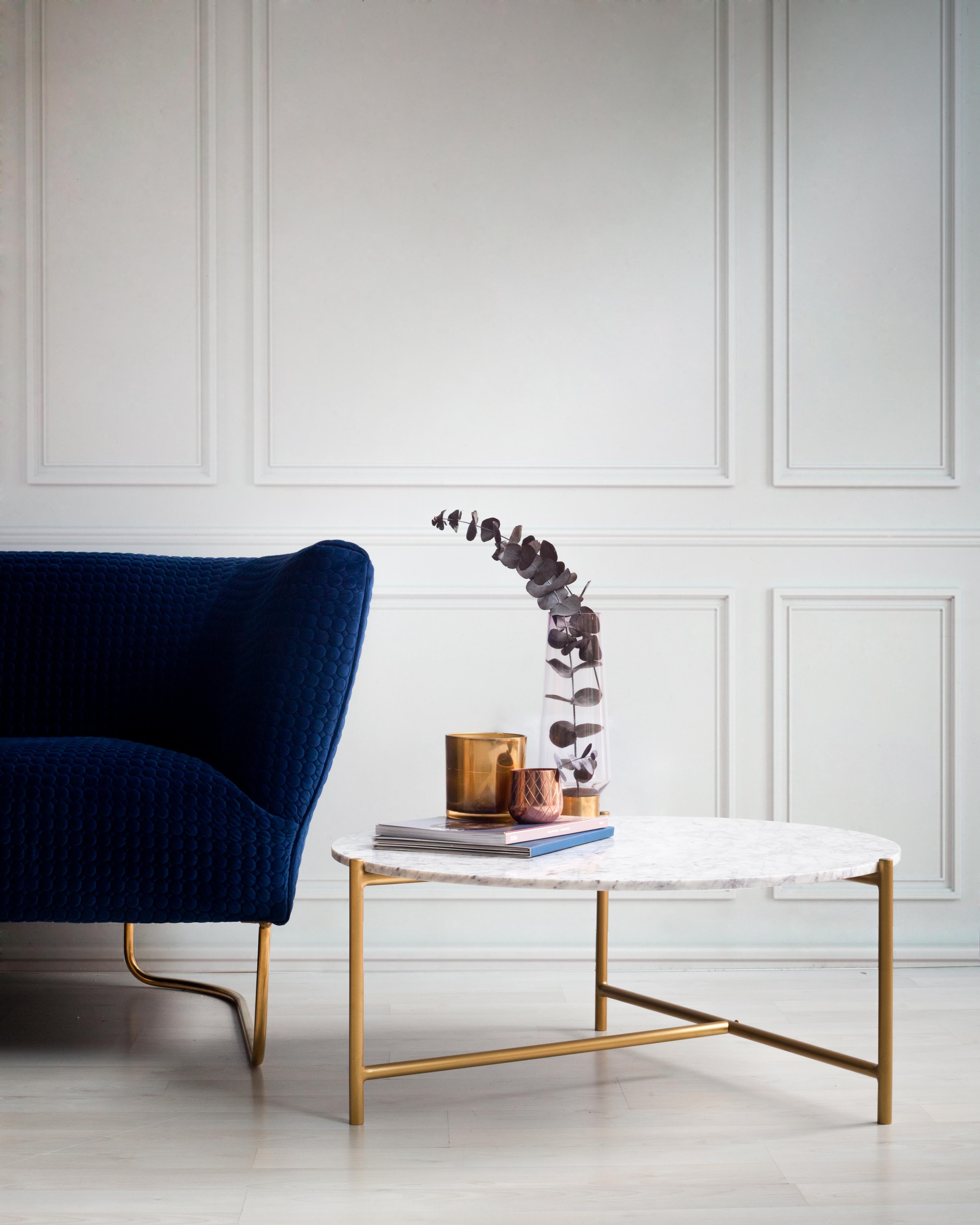 Morgans Table (white)