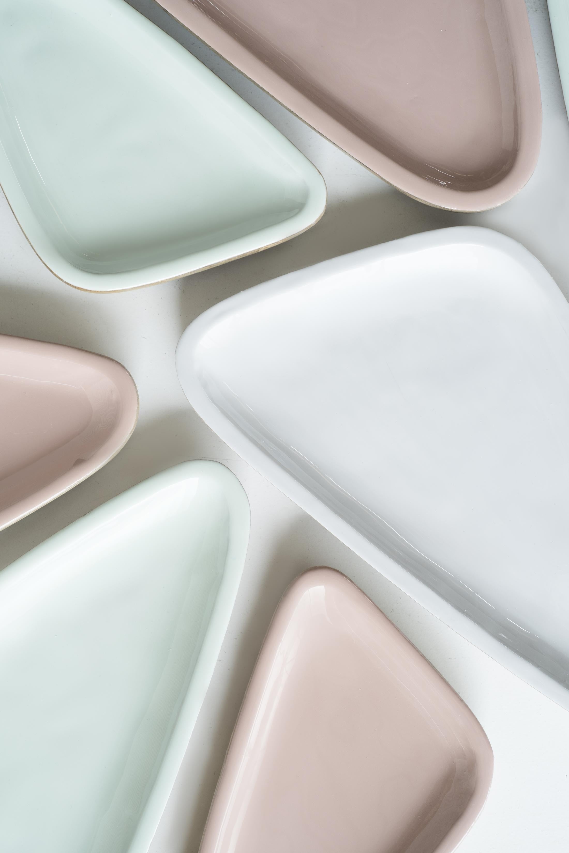 Triangle tray