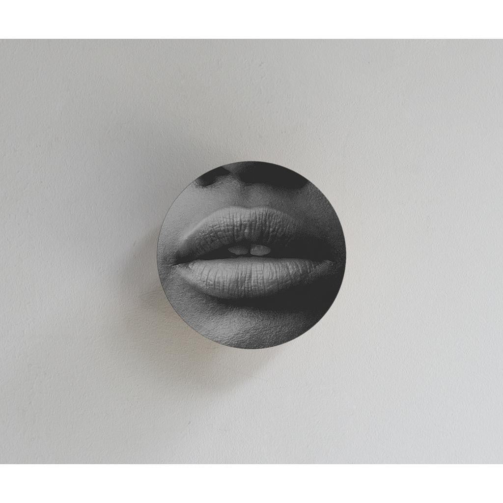 Wood Hanger (Lips)