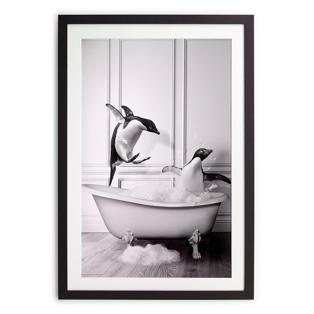 Cuadro Moldura Negra 40x30 (Penguin Bath)