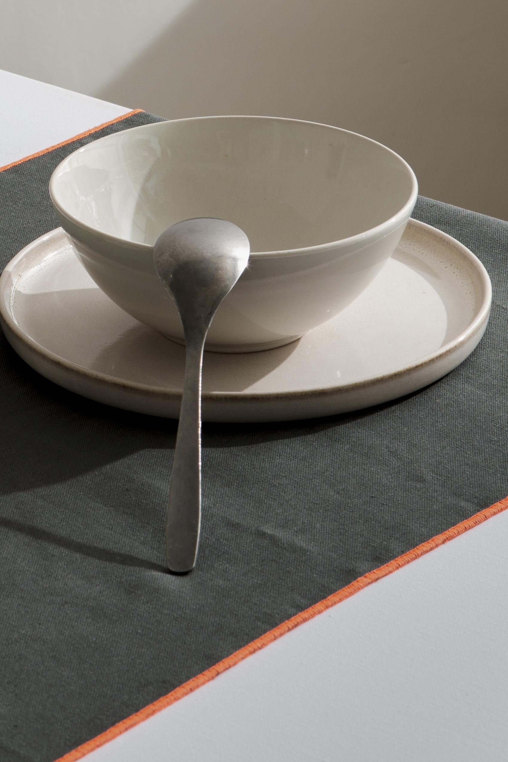 Set 2 caminos de mesa Contrast Edge Taupé