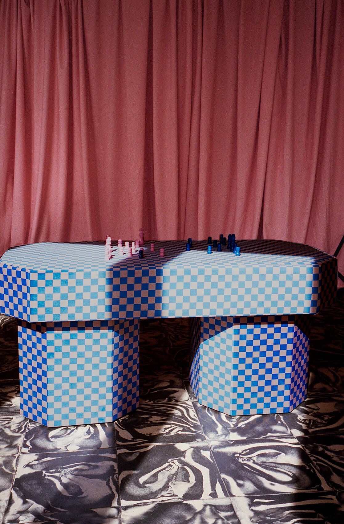 Viva Bench checkerboard pink and Blue