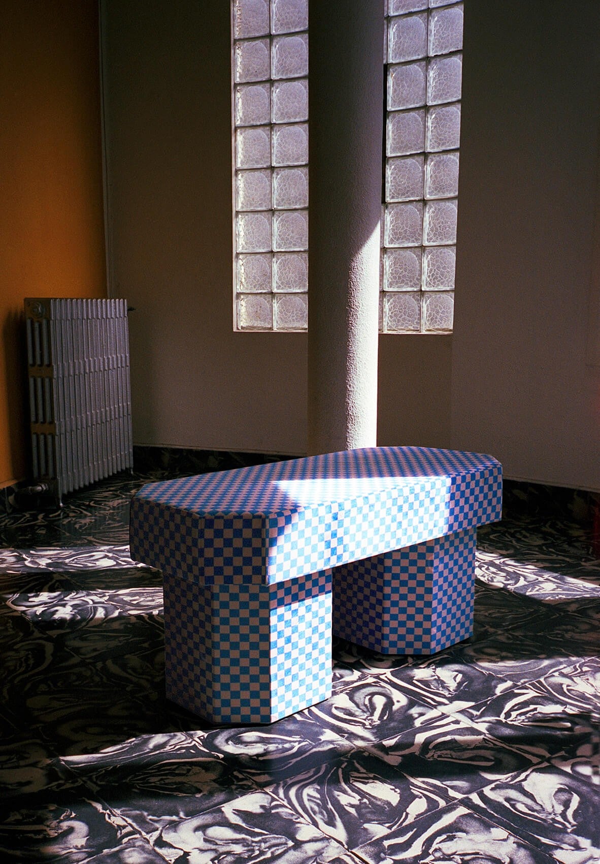 Viva Bench checkerboard pink and Blue