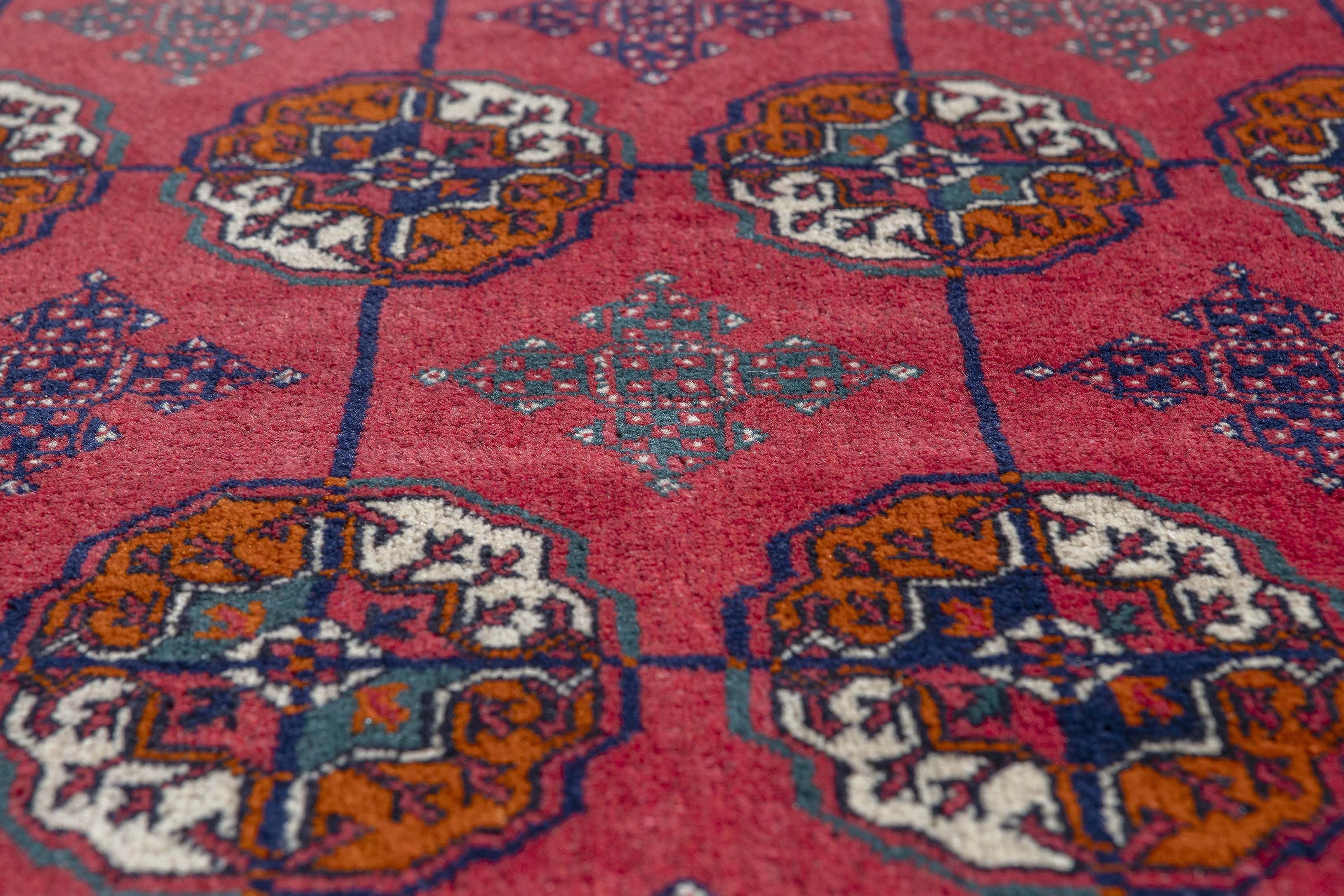 Alfombra  Bukhara 100% lana.