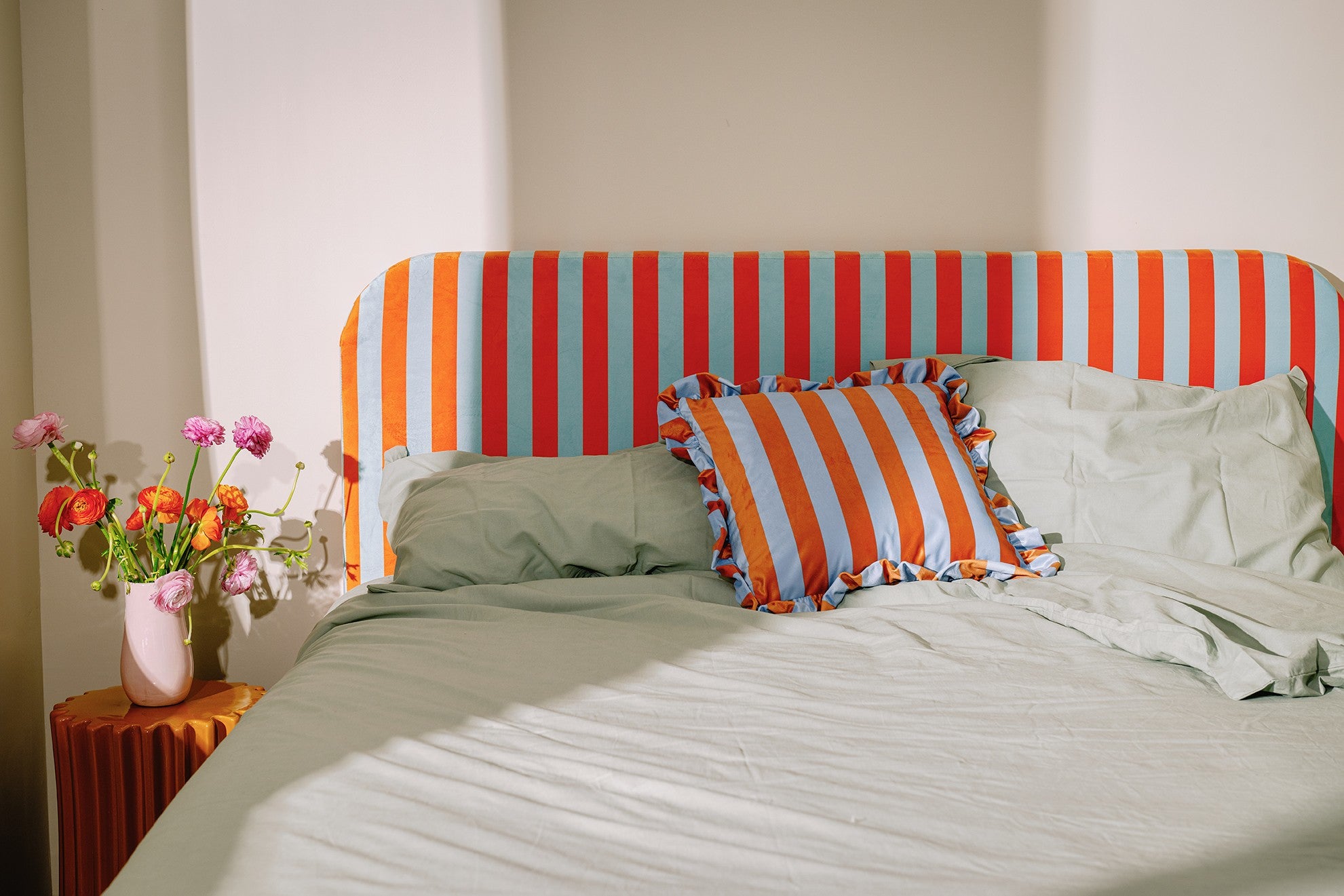 Cabecero Eddie Tapizado Velvet (Stripes Copper Blue)